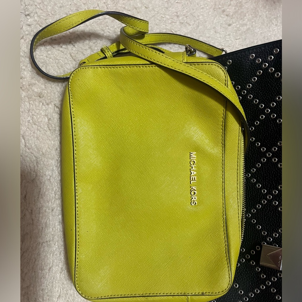 MICHAEL KORS - JET SET TRAVEL - YELLOW CROSSBODY PURSE - HANDBAG - BAG